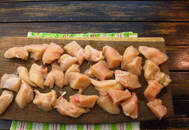 Тушеная капуста с курицей в кастрюле Тушеная капуста с курицей в кастрюле