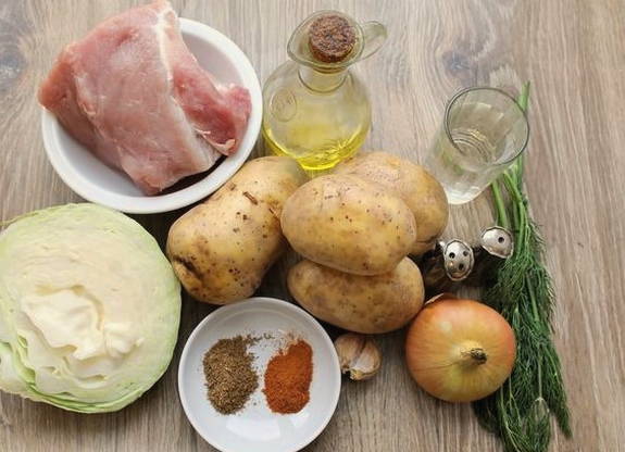 Тушеная капуста с мясом и картошкой на сковороде Тушеная капуста с мясом и картошкой на сковороде