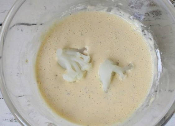 Цветная капуста с чесноком в кляре с хрустящей корочкой на сковороде