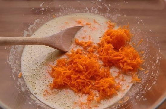 Морковный торт с грецкими орехами Морковный торт с грецкими орехами