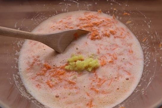 Морковный торт с грецкими орехами Морковный торт с грецкими орехами