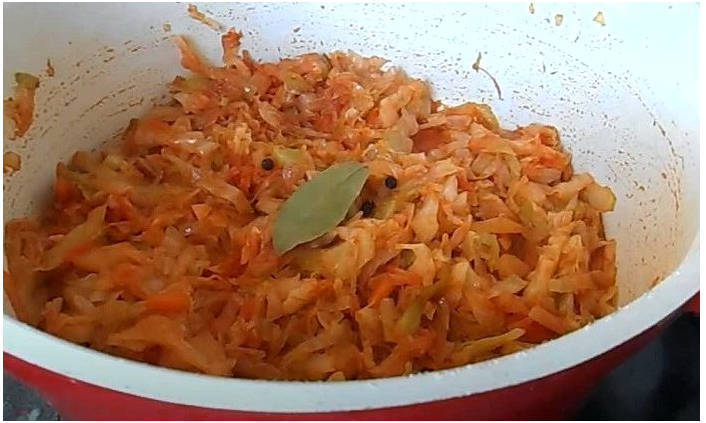 Капуста тушеная, как в советской столовой Капуста тушеная, как в советской столовой
