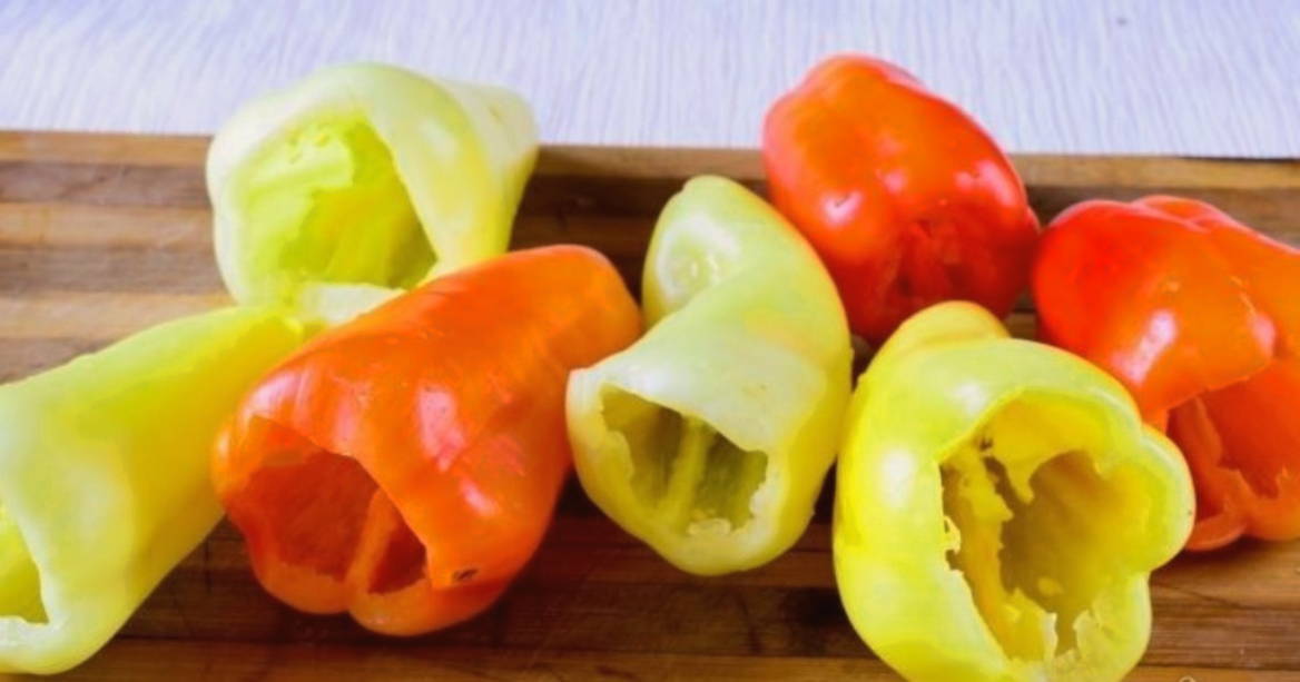 Перцы, фаршированные овощами без мяса