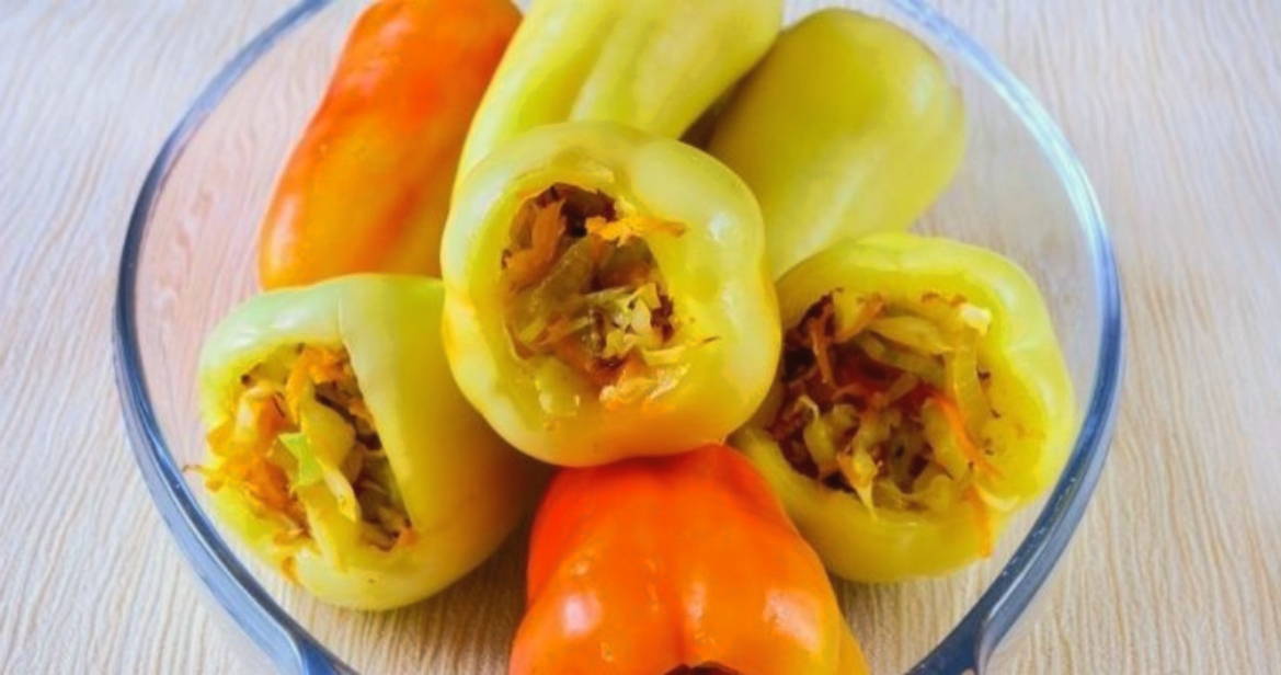 Перцы, фаршированные овощами без мяса