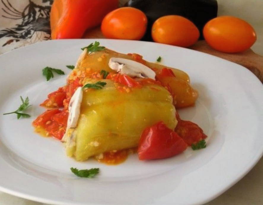 Перец, фаршированный грибами и овощами