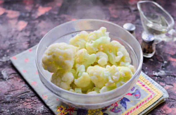 Цветная капуста в сливках с сыром в духовке