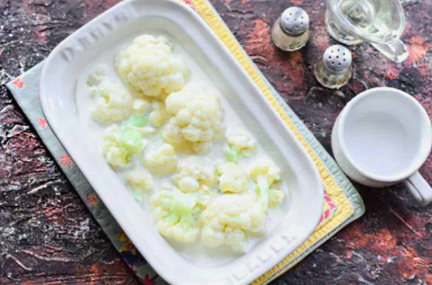 Цветная капуста в сливках с сыром в духовке