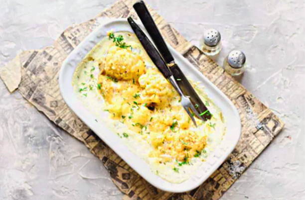 Цветная капуста в сливках с сыром в духовке