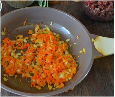 Макароны по-флотски с морковью и луком Макароны по-флотски с морковью и луком