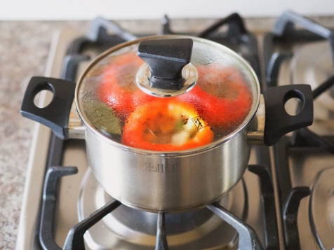 Фаршированные перцы с фаршем и рисом в кастрюле Фаршированные перцы с фаршем и рисом в кастрюле