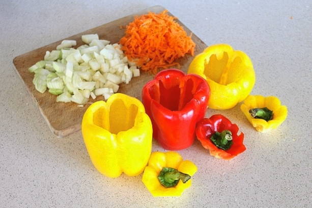 Фаршированный перец с фаршем и рисом в духовке Фаршированный перец с фаршем и рисом в духовке
