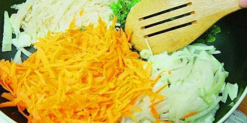 Перец, фаршированный овощами в духовке
