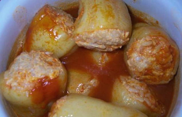 Перец, фаршированный куриным фаршем Перец, фаршированный куриным фаршем
