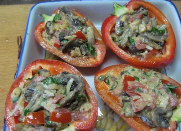 Перец, фаршированный грибами