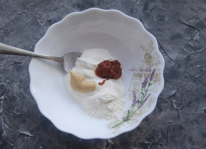 Куриный бефстроганов со сметаной на сковороде