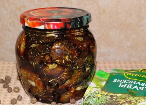 Вяленые сливы в духовке