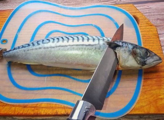 Малосольная скумбрия в рассоле Малосольная скумбрия в рассоле