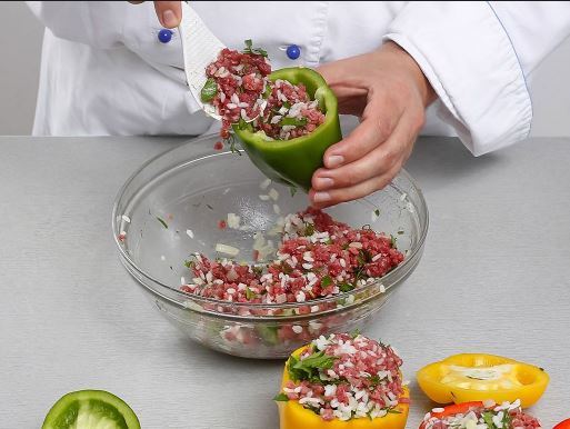 Перец, фаршированный мясом и рисом в мультиварке Перец, фаршированный мясом и рисом в мультиварке