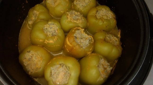 Фаршированные перцы с фаршем и рисом в мультиварке Редмонд Фаршированные перцы с фаршем и рисом в мультиварке Редмонд
