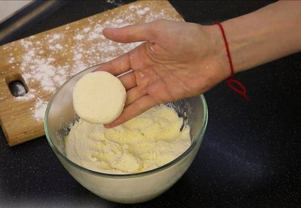 Сырники без муки с манкой на сковороде