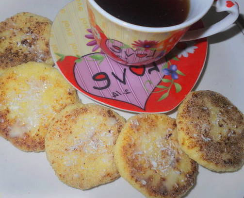 Сырники без муки с манкой на сковороде