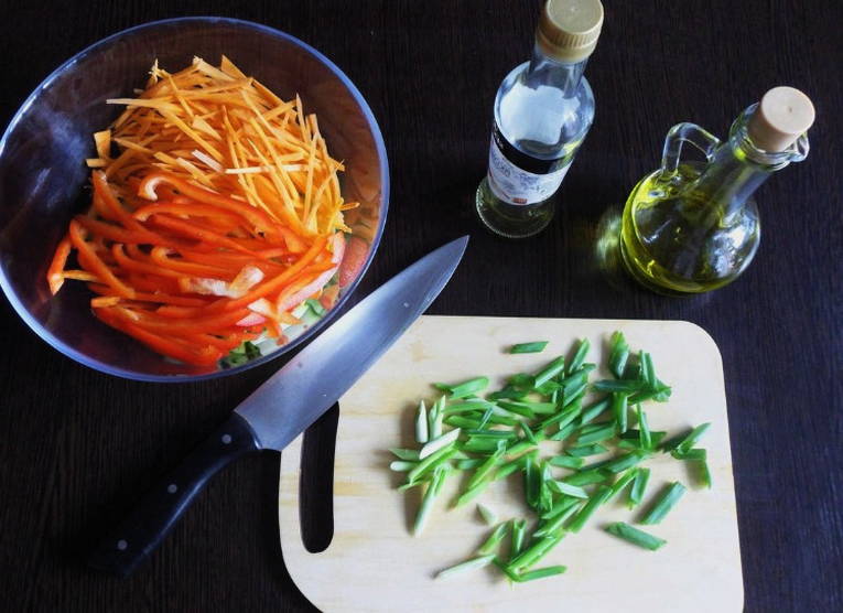 Салат из огурцов по-корейски, чтобы сразу кушать
