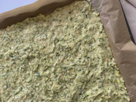Кабачковый рулет с творожным сыром и красной рыбой Кабачковый рулет с творожным сыром и красной рыбой