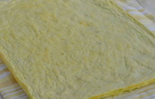 Рулет из кабачков с творожным сыром