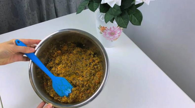 Икра грибная через мясорубку с морковью, луком и чесноком без стерилизации на зиму