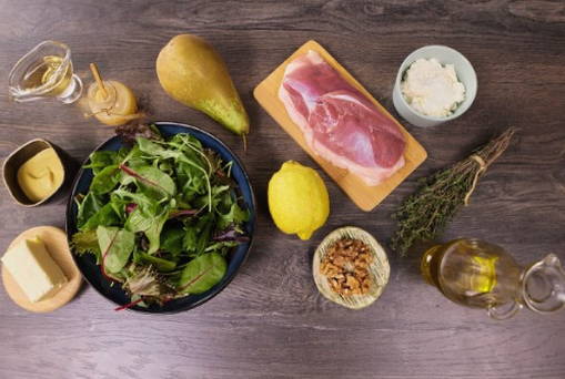 Салат с утиной грудкой и грушей Салат с утиной грудкой и грушей
