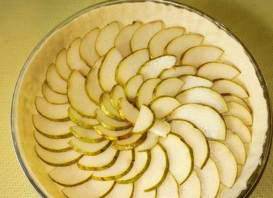 Открытый пирог с грушей Открытый пирог с грушей