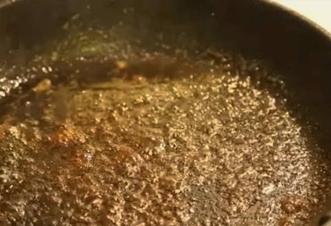 Салат с утиной грудкой, грушей, рукколой и сыром