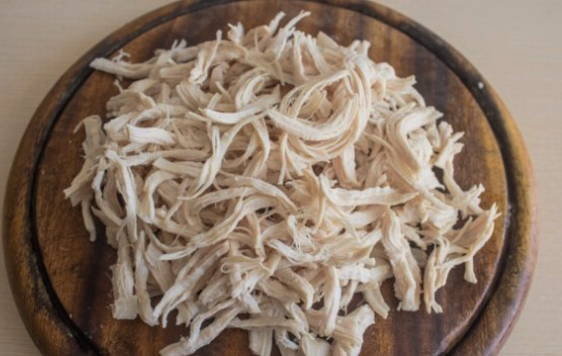Салат с грушей и куриной грудкой