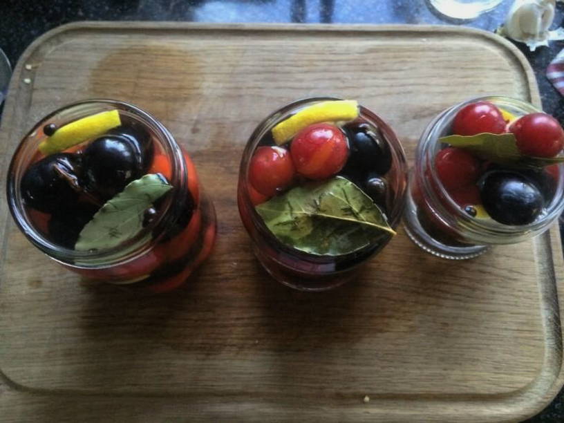 Маринованная слива с гвоздикой без стерилизации на зиму