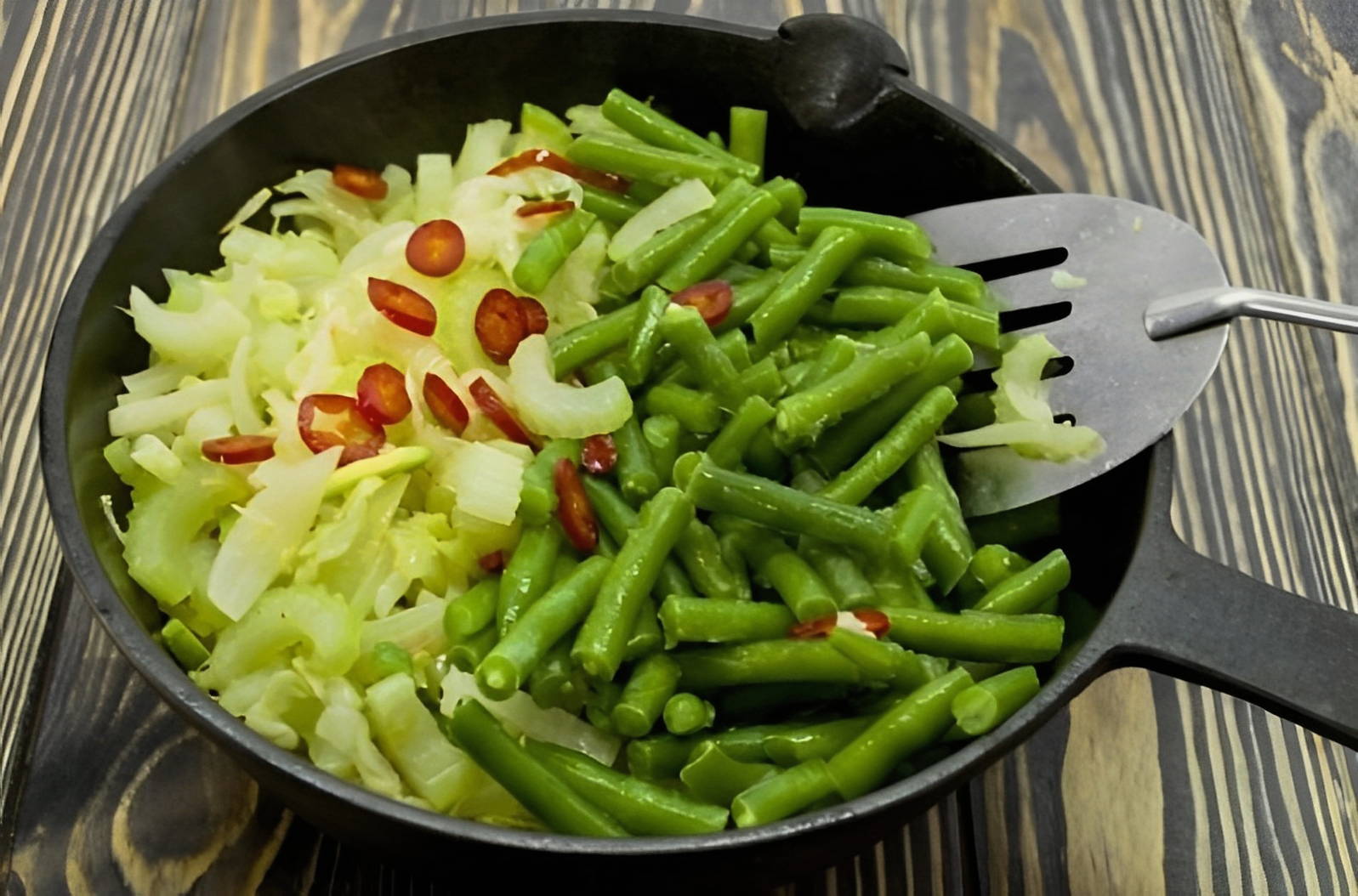 Слоёный салат из овощей на зиму