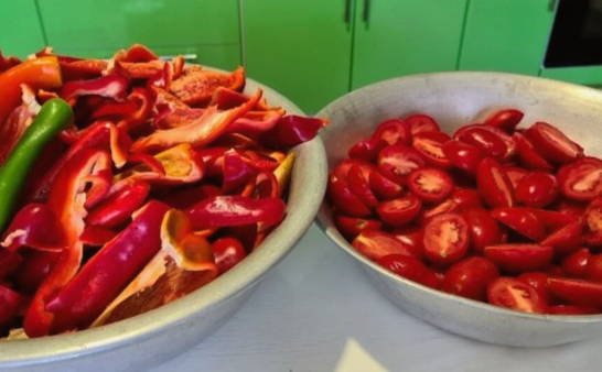 Икра из болгарского перца через мясорубку на зиму Икра из болгарского перца через мясорубку на зиму