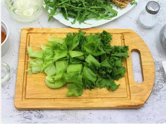 Салат с грушей и сыром дор блю
