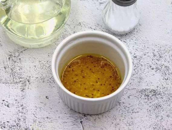 Салат с грушей и сыром дор блю