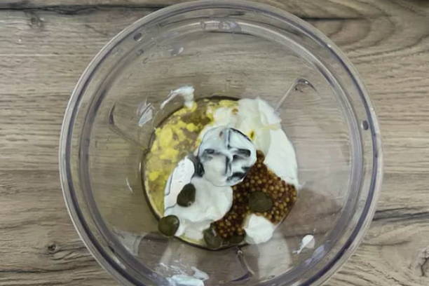 Салат с карамелизированной грушей