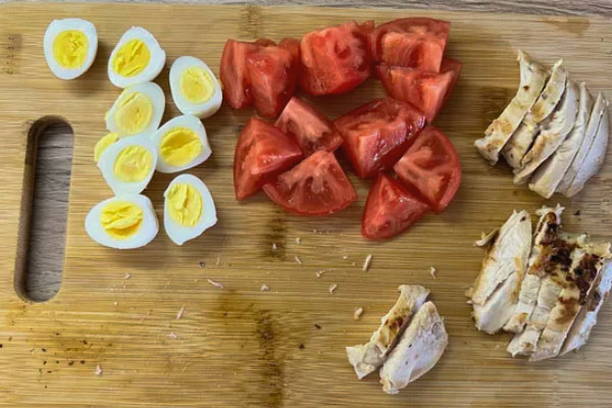 Салат с карамелизированной грушей