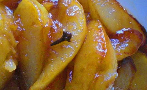 Карамелизированная груша для торта