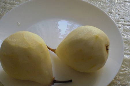 Карамелизированная груша для торта