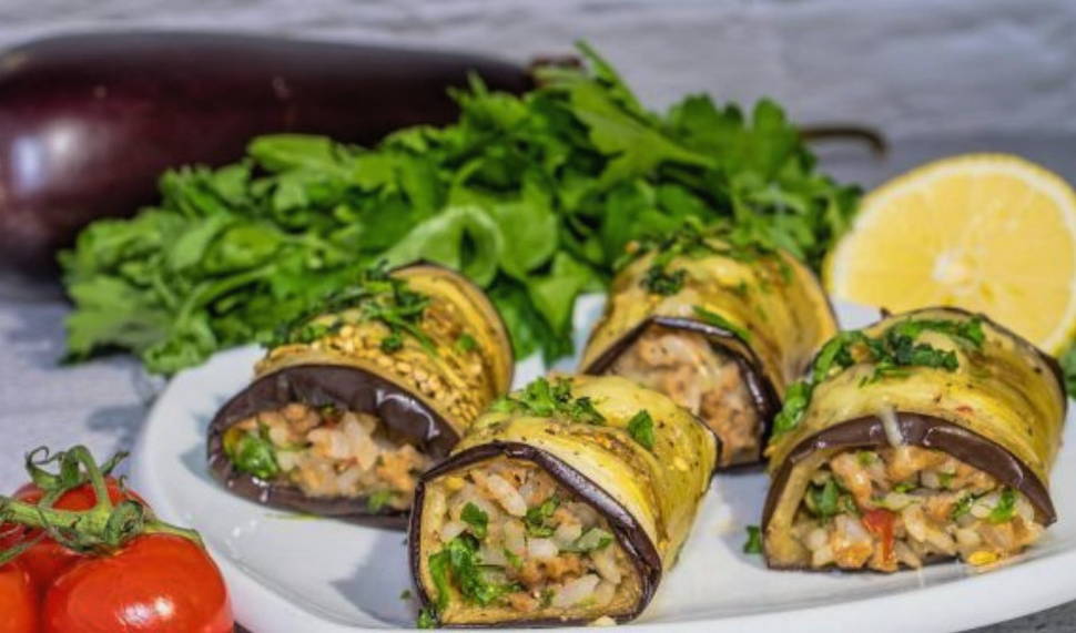 Рулетики из баклажанов с мясом