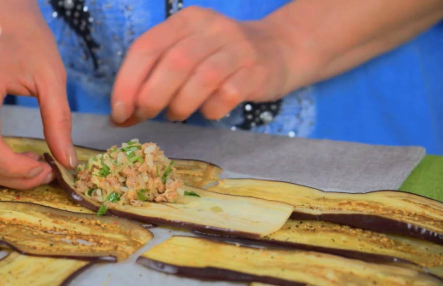 Рулетики из баклажанов с мясом