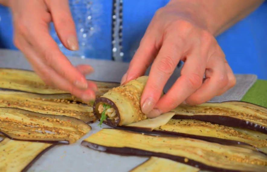Рулетики из баклажанов с мясом