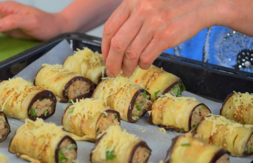 Рулетики из баклажанов с мясом