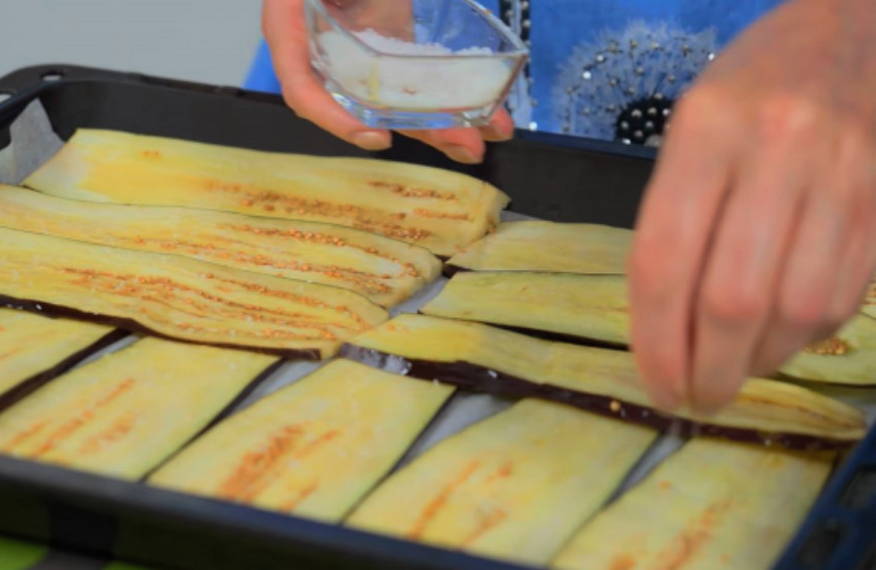 Рулетики из баклажанов с мясом