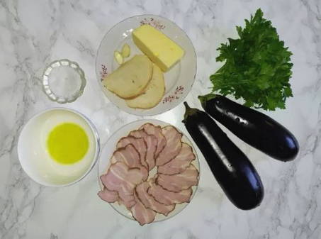Рулетики из баклажанов с беконом