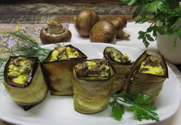 Рулетики из баклажанов с грибами