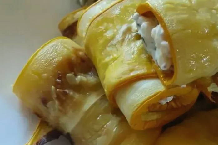 Рулетики из кабачков с творожным сыром и зеленью